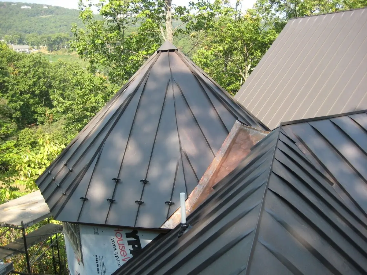 Professional Roof Tarp Installation by Craftsman Roofing in Rovey Farm Estates